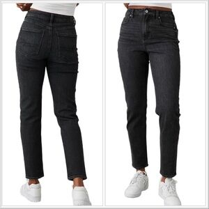 American Eagle Strigid Mom Jean